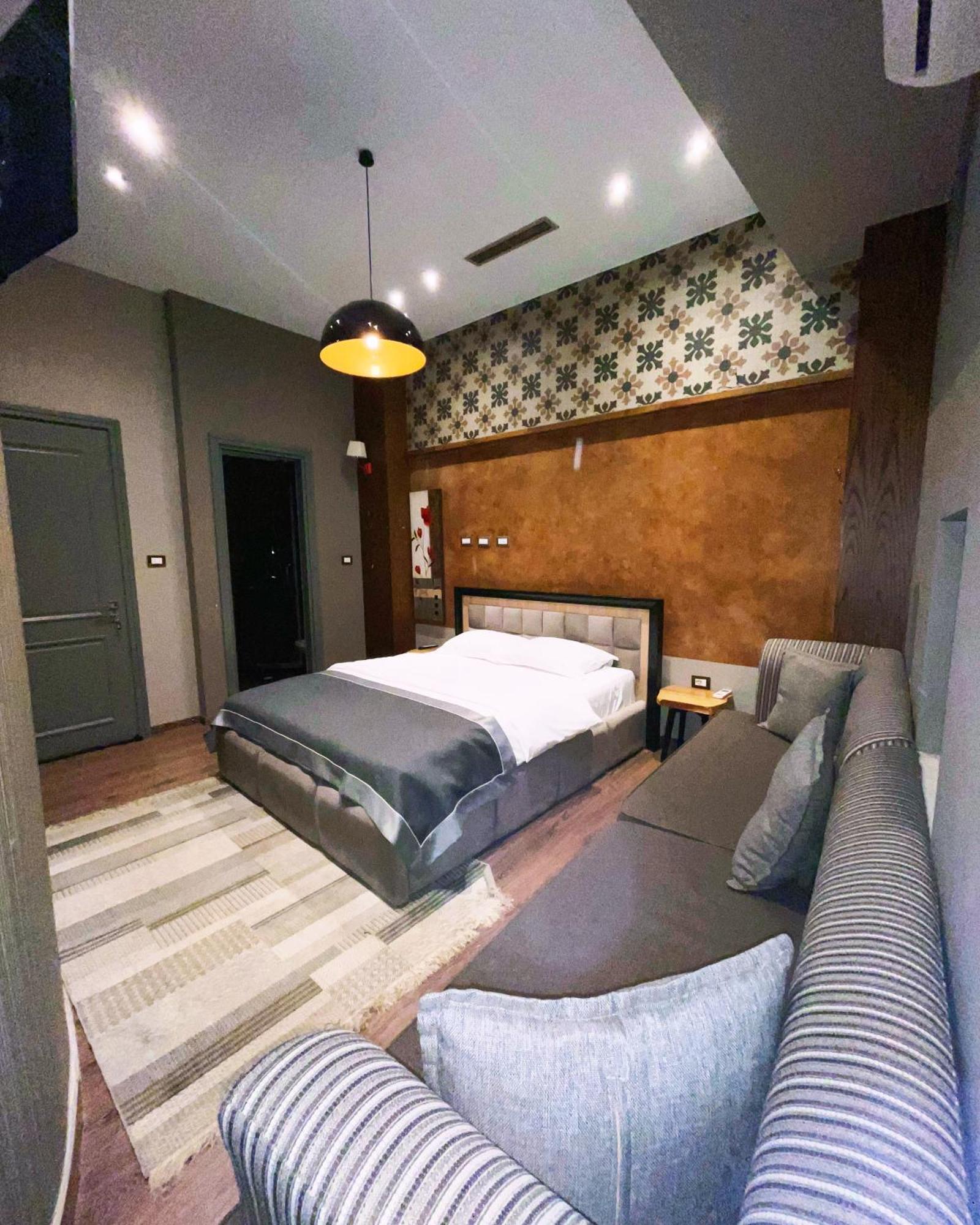 Guest House People Korce Ngoại thất bức ảnh