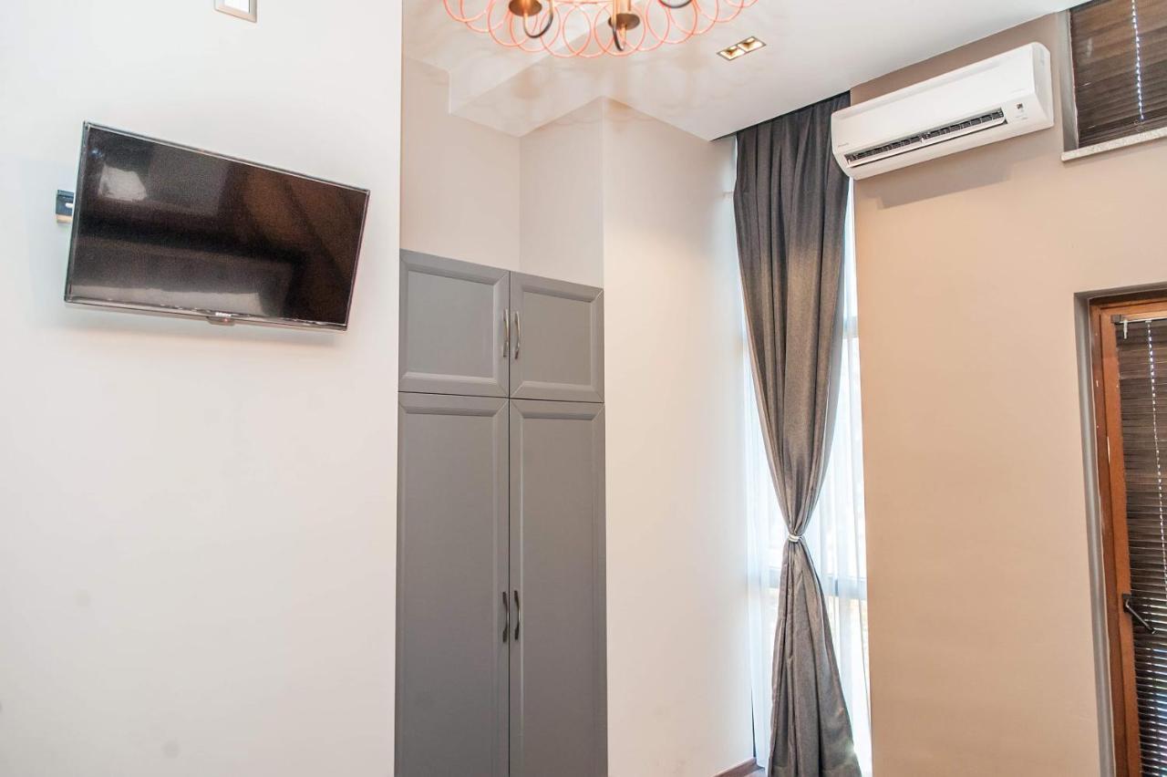 Guest House People Korce Ngoại thất bức ảnh